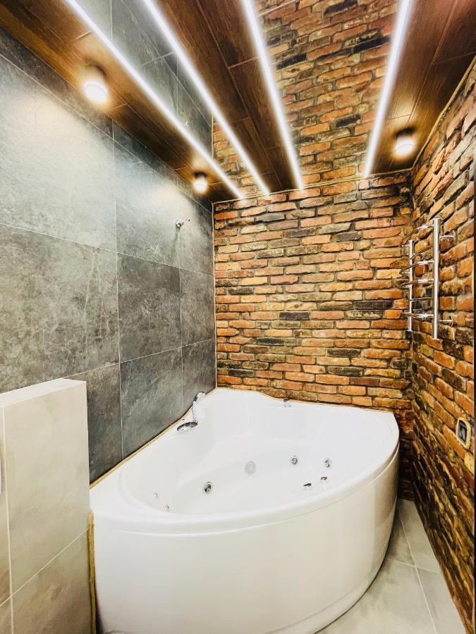 Loft В River Park З Джакузі Dnipro Dış mekan fotoğraf