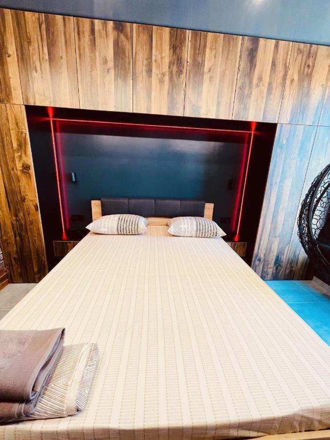 Loft В River Park З Джакузі Dnipro Dış mekan fotoğraf